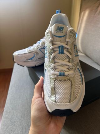 Zapatillas New Balance 530 Azul y Blanco