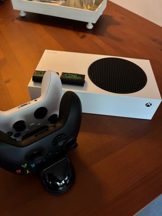 Xbox Series S 512GB + 2 Controles con baterías 