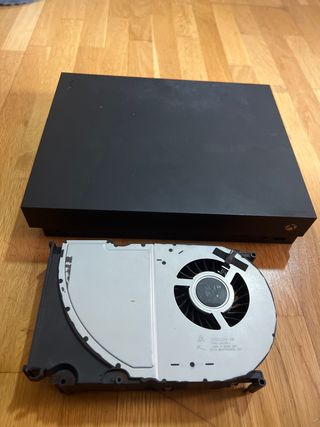 Carcasas y ventilador Xbox One X