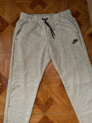 Nike Tech Fleece Gris