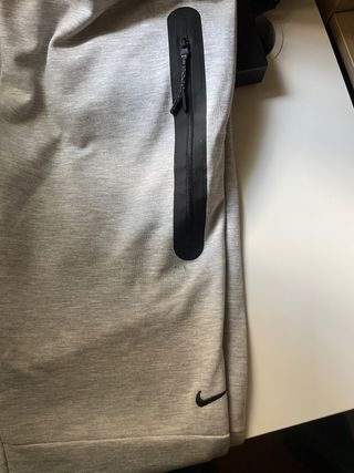 Nike Tech Fleece Gris