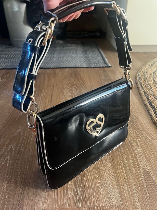 Borsa vernice Motivi cuore dorato