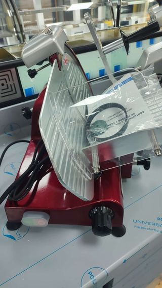 Cortadora de fiambre edenox cgsp250r nueva