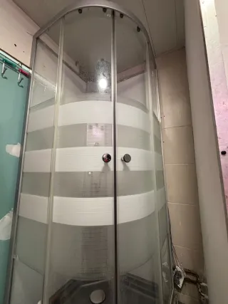 Cabina de ducha con mampara