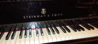Piano Steinway & Sons