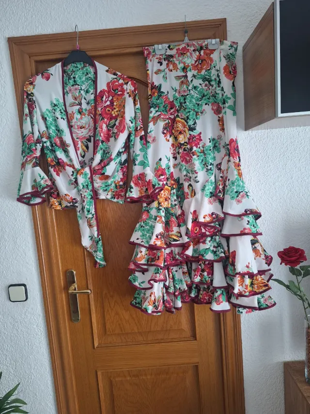 Falda y blusa flamenca floral
