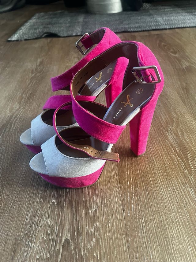 Scarpe scamosciate con plateau