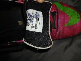 Zapatillas fútbol sala Nike rosas y verdes