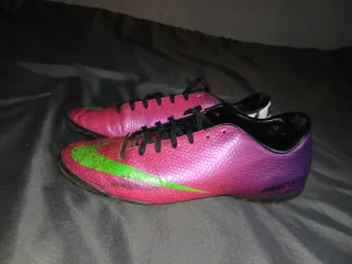 Zapatillas fútbol sala Nike rosas y verdes
