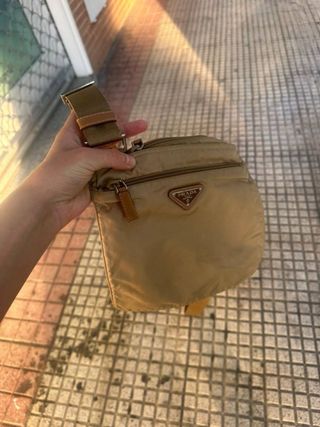 Bolso bandolera Prada beige