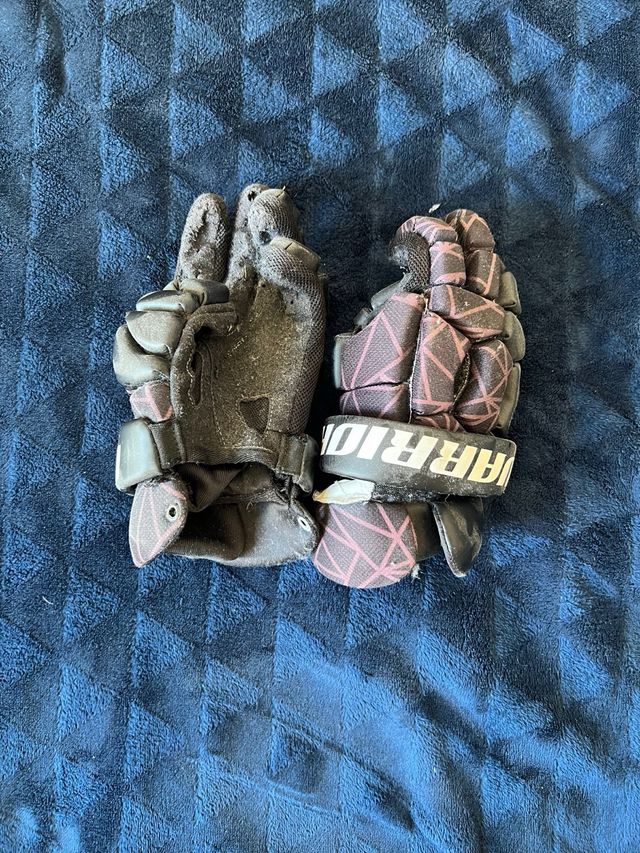 Palo de Lacrosse STX con Pelota Naranja, guantes,