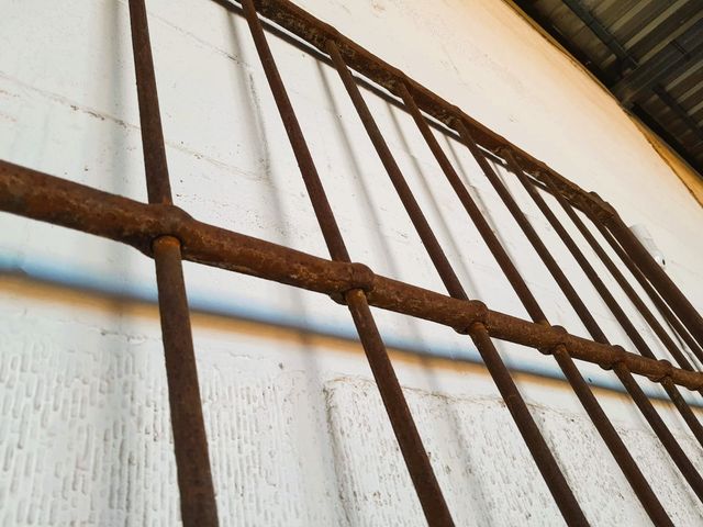 Cancela de forja antigua