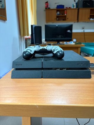 PS4 500GB + Mando
