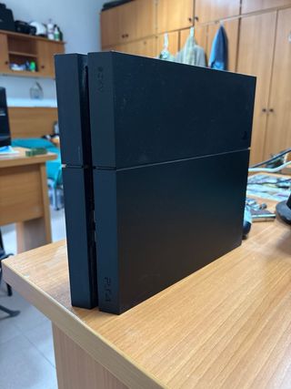 PS4 500GB + Mando