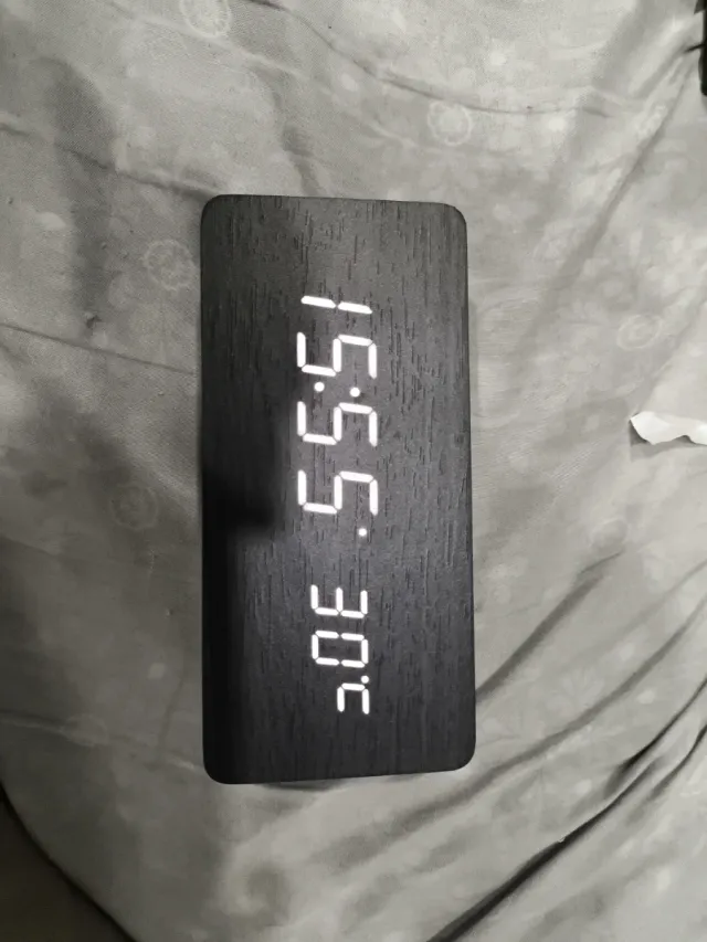 Reloj despertador madera elegante