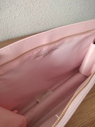 Neceser Carolina Herrera rosa floral
