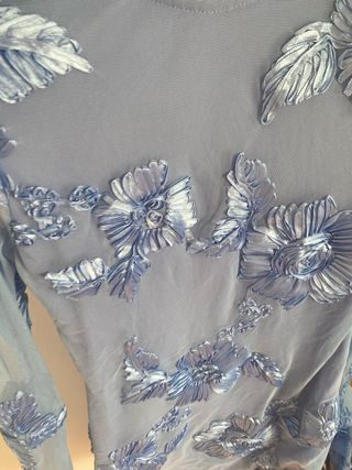 Vestido azul con flores
