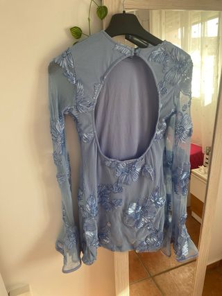 Vestido azul con flores