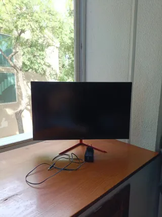 Monitor Gaming Negro y Rojo