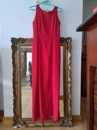 Vestido rojo de fiesta largo con abertura