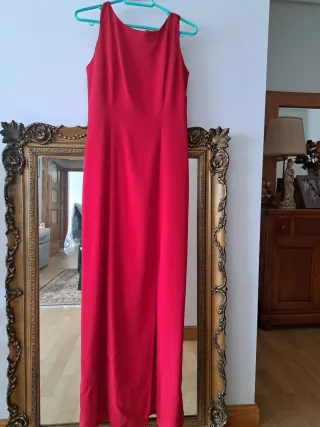 Vestido rojo de fiesta largo con abertura