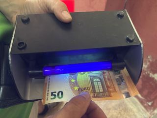 Detector de Billetes UV