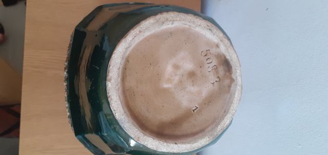 Jarrón antiguo de cerámica 