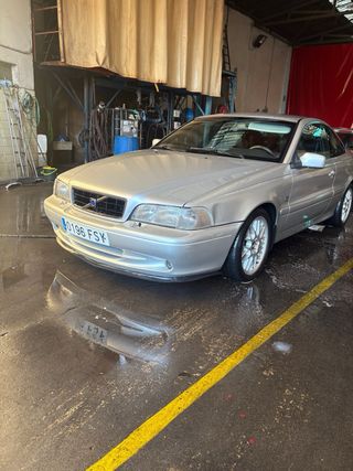 Volvo C70 2001