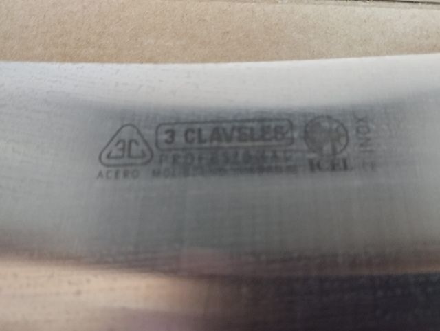 Cuchillo Carnicero 3 Claveles Acero Inoxidable