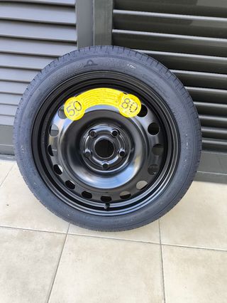 Neumático T115/70R16 + Kit Herramientas