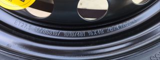 Neumático T115/70R16 + Kit Herramientas
