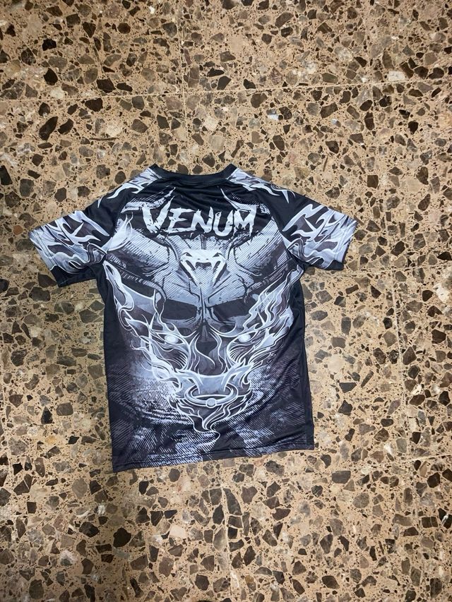 Camiseta Venum Calavera Negra y Gris