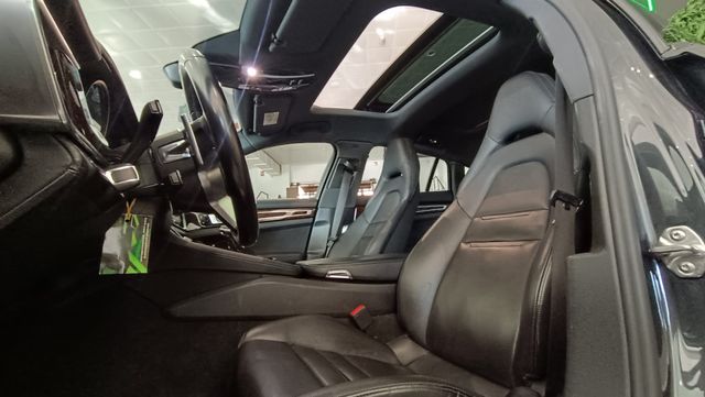 Porsche Panamera 4 EHYBRID