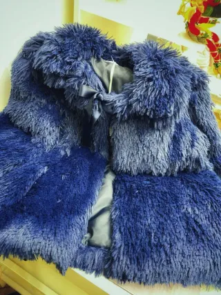 Pelliccia ecologica blu