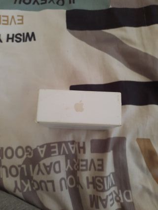 Caja Original AirPods 4