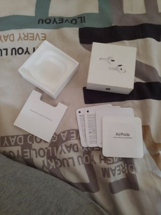 Caja Original AirPods 4