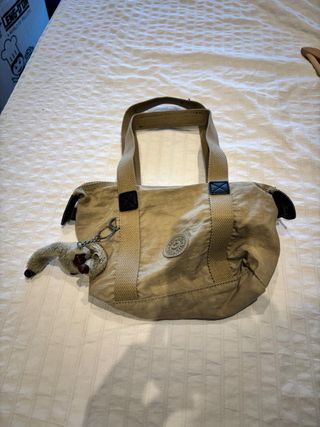 Bolso Kipling Beige con Llavero Mono