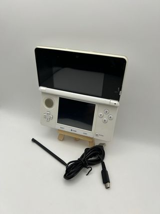 Nintendo 3DS Bianco con caricatore e pennino 