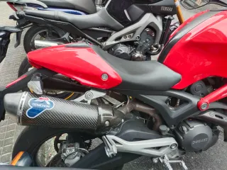 Ducati Monster 696 - Año 2011