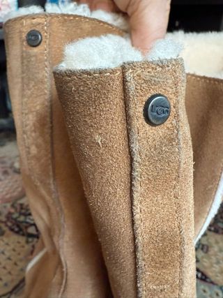 Botas altas UGG piel borrego y bolso a juego