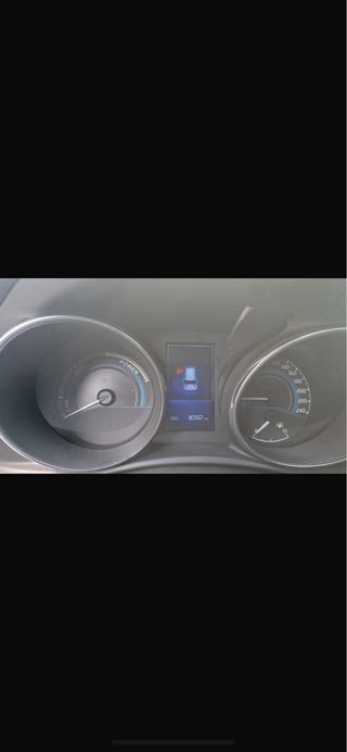 AURIS HYBRID TOURING SPORTS
