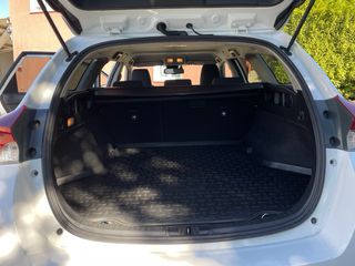 AURIS HYBRID TOURING SPORTS