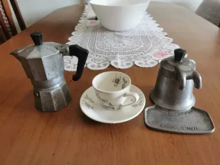 Caffettiere vintage in alluminio degli anni '70