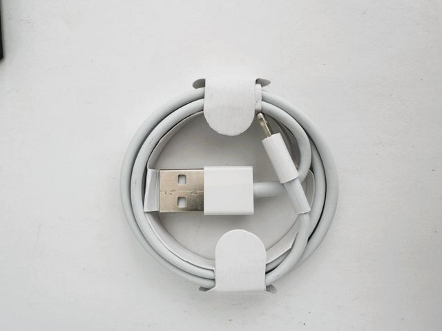 Cabos Lighting USB 1M Apple iPhone NOVOS