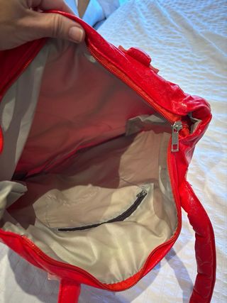 Bolso rojo acolchado