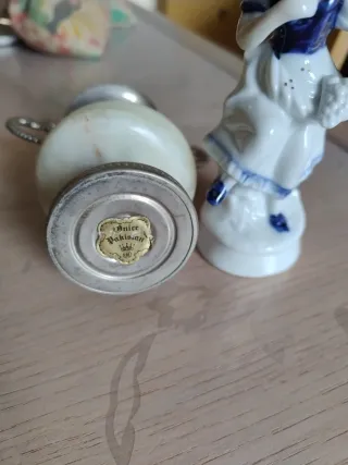 Vaso e statuetta soprammobile