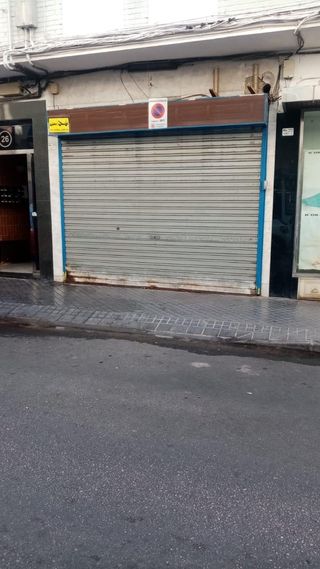 Local comercial con licencia de garaje 