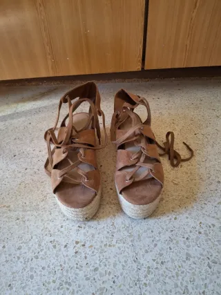 Sandalias romanas de plataforma