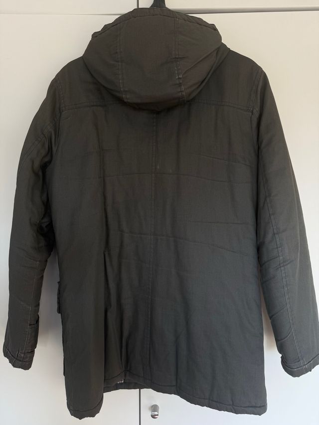 Parka verde de la marca Merc