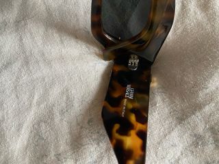 Funda y Gafas Versace Negra y Dorada